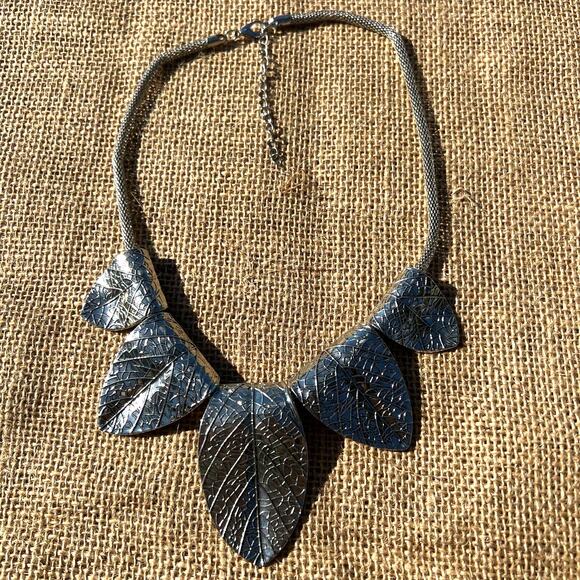 Large Leaf Silver Toned Necklace Pre-Loved - Picture 3 of 4